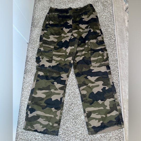 Kids Camouflage Cargo Pants - Picture 2 of 4